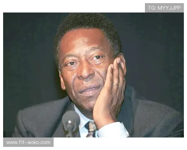 著名足球巨星意外离世震惊体坛无数球迷陷入深切哀悼